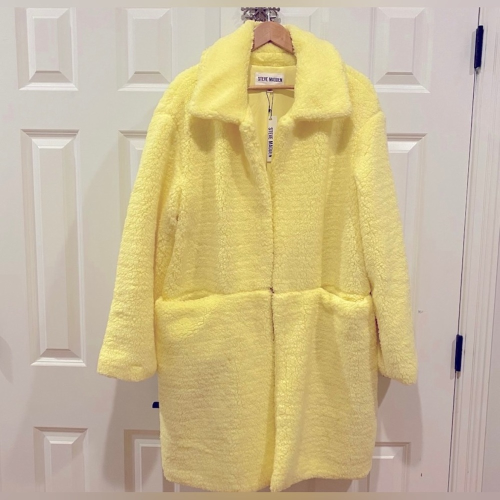 Beautiful and cozy Steve Madden Coat — in great condition!